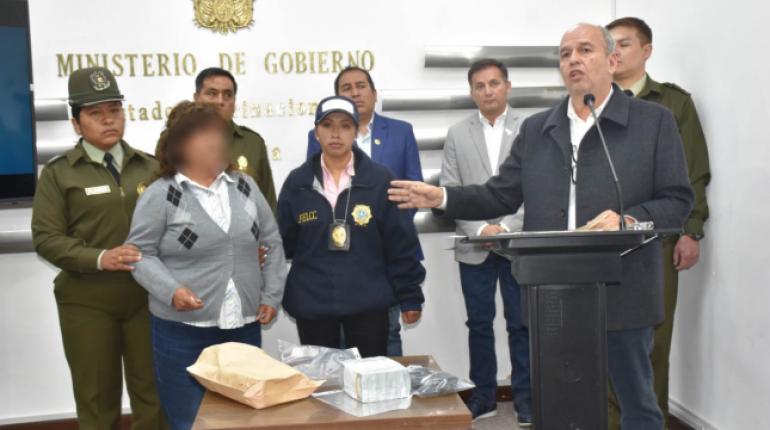 Murillo afirma que detenida llevaba dinero para el acto de Evo